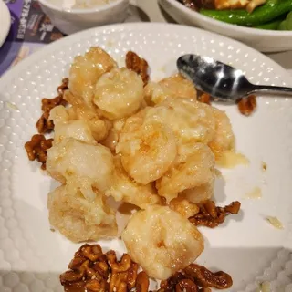 DE21. Shrimp with Honey Walnut ()