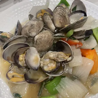 DE27. Clam with Basil ()