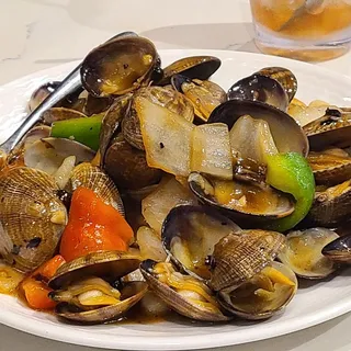 DE28. Clam with Black Bean Sauce ()