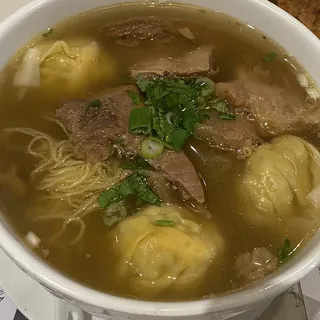 DN06. Beef Stew Noodle Soup ()