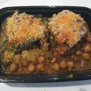 Samosas with garbanzos appetizer $7.99