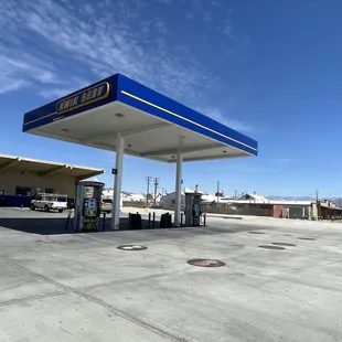 Flat parking lot with 2 entrances