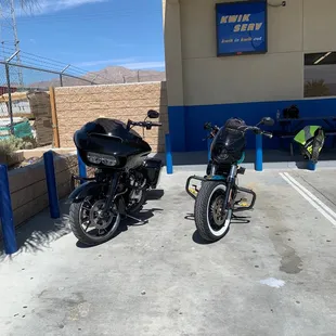 2 benches available outside