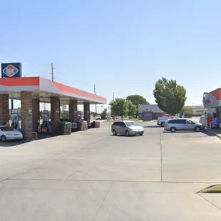 Don't let the outside fool ya... go to the restrooms!