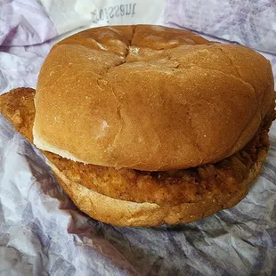 Crispy chicken sandwich