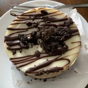 Cookies and cream cheese cake
