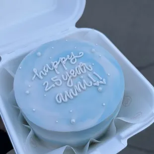 two-tone lunchbox cake $25