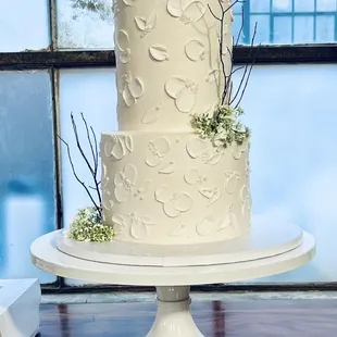 Simple elegant wedding cake