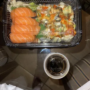 Salmon nigiri, TnT roll