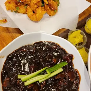 food, chicken wings and fried chicken