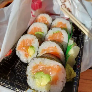 Salmon roll