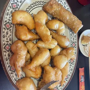 This pitiful looking plate was the chicken and it was bland as hell ... just no taste at all ... some of the worst I have had!