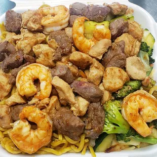 Combination NY Strip Steak, Shrimp &amp; Chicken mixed vegetables noodles