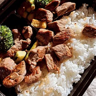 Steak hibachi with white rice substitution