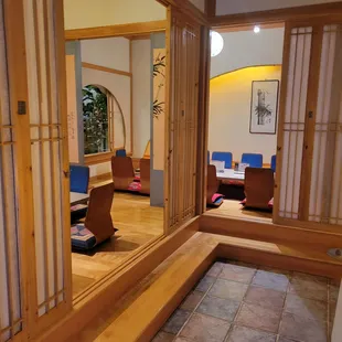 Traditional Japanese dining rooms to enjoy!