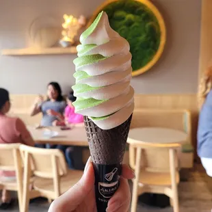 Matcha/vanilla twist
