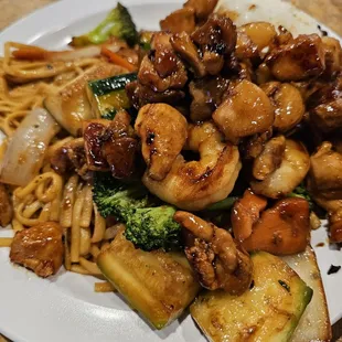 Chicken and seafood hibachi