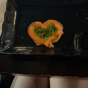 Salmon sashimi Seaweed Salad