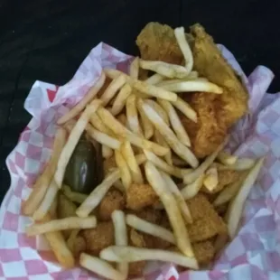 Approximately eight of the smallest catfish nuggets,tasteless fries,and pork chop. All for $20 definitely a waste of money.