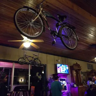An old fashioned Schwinn :)