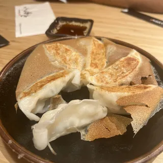 Pan Fried Gyoza Dumplings (6Pcs) (6Pcs)