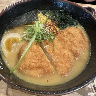 (7B) Curry Ramen W. Tonkatsu