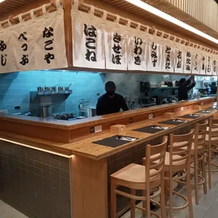 sushi and sashimi, interior