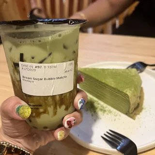 Ice Matcha Latte W. Brown Sugar