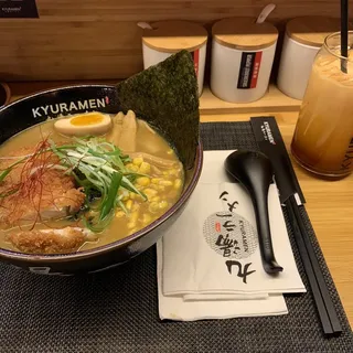 (7B) Curry Ramen W. Tonkatsu (7B)