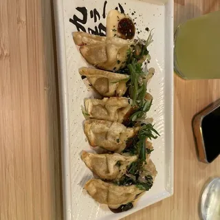Deep Fried Gyoza Dumplings 6Pcs
