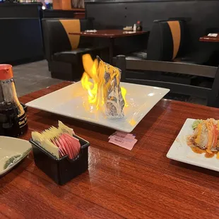 This place is so good! The Torch roll was awesome.