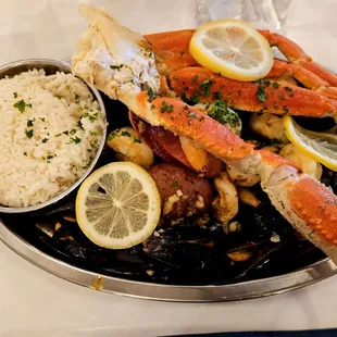 Rice,mussells,shrimp,crab and potatoes