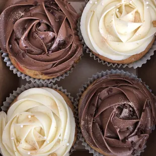Assorted cupcakes