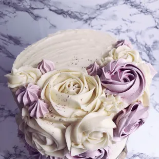 Meringue and vanilla cake