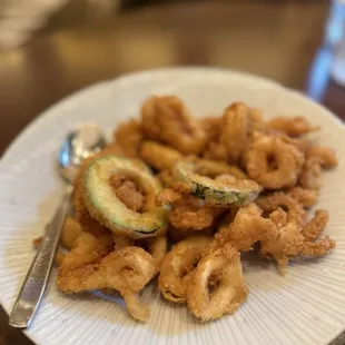 food, chicken wings and fried chicken