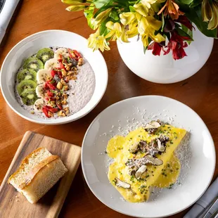 Raspberry Smoothie Bowl and Truffle Frenchie Omelette