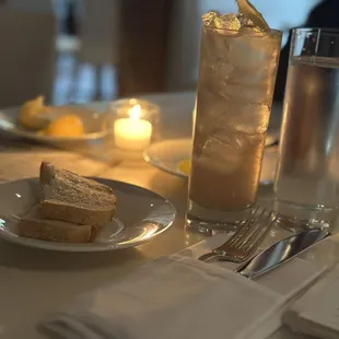 Indigo, lavender and lemon flavors, very refreshing.