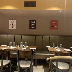 tables and booths with chairs
