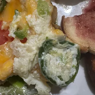 Up close on the DELICIOUS veggie scramble!!