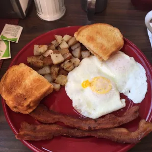 Full Breakfast with bacon.  Delicious...