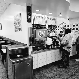 L&amp;L Front Counter