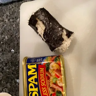 a can of macaroni and cheese
