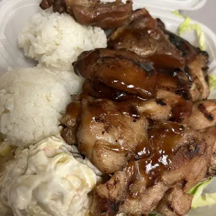 Bbq chicken plate w/rice &amp; Mac salad