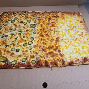 Stadium size pizza 18×24