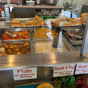 Hot food selection  @rosyeatssj