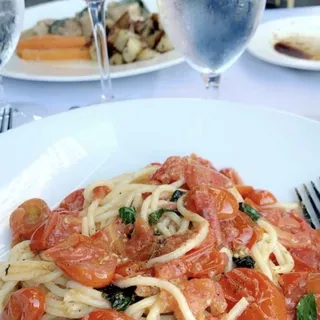 Spaghetti, Cherry Tomatoes and Basil