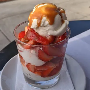 Dessert special - marinated strawberries with cream and gelato