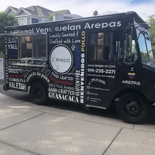 The L&apos;Arepa truck!