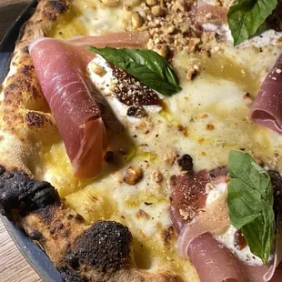 Pizza is so good here