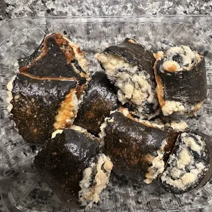 L'Avenue Bakery: dark gatas (cookie)